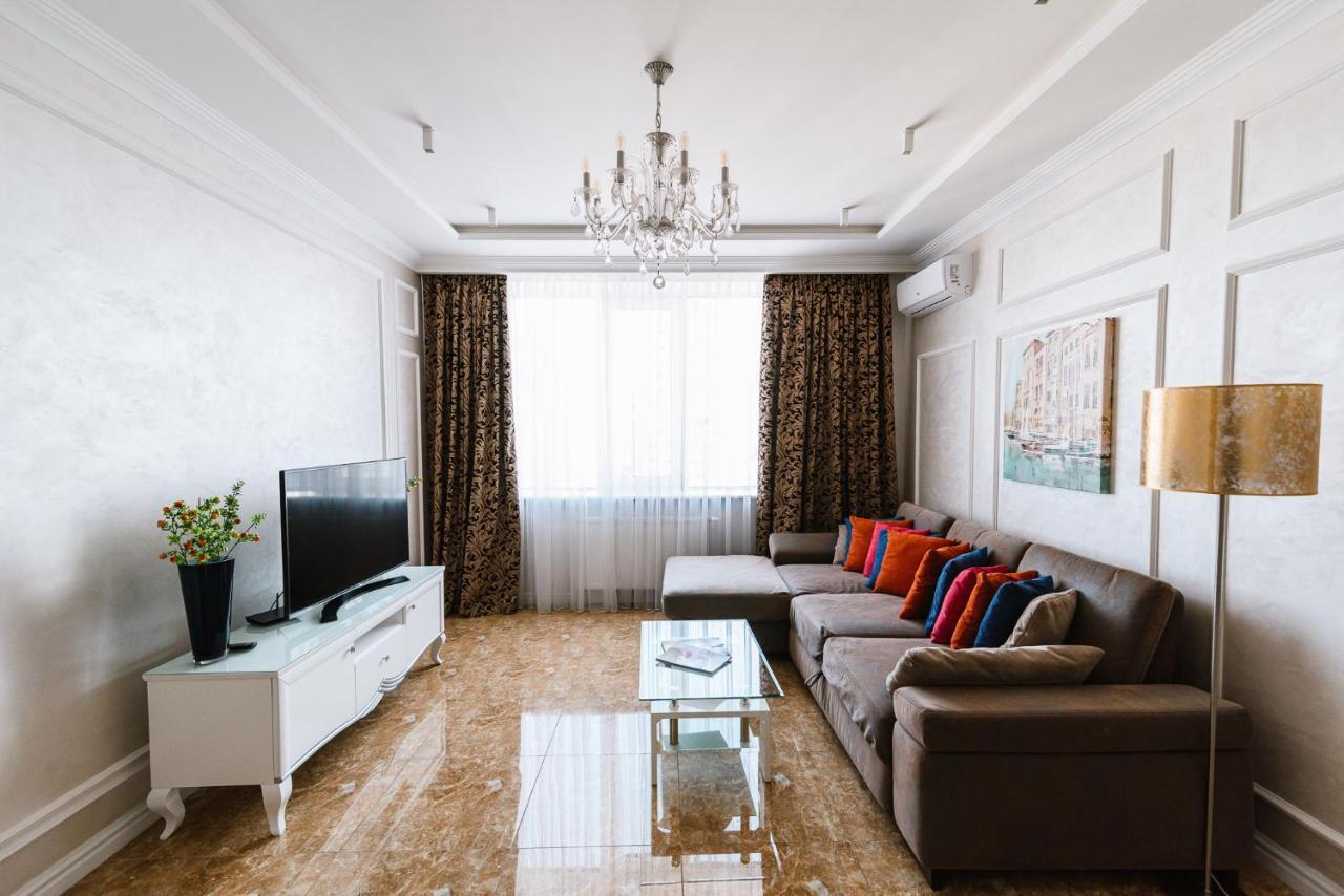 Апартаменты Luxury For Business & Pleasure Royal 2 Киев Экстерьер фото