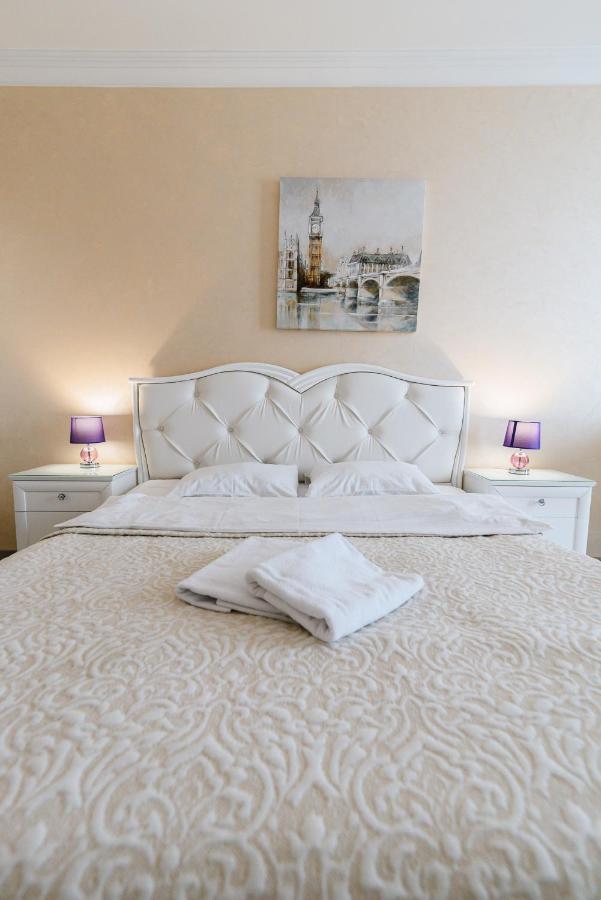 Апартаменты Luxury For Business & Pleasure Royal 2 Киев Экстерьер фото