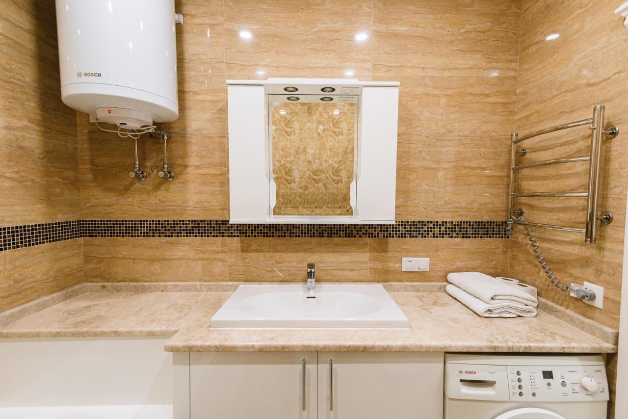Апартаменты Luxury For Business & Pleasure Royal 2 Киев Экстерьер фото